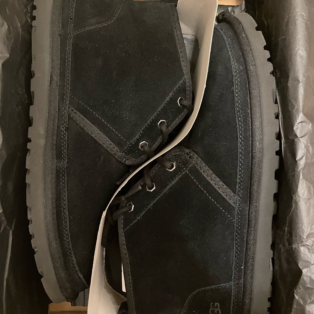 Ugg Neumel - image 1